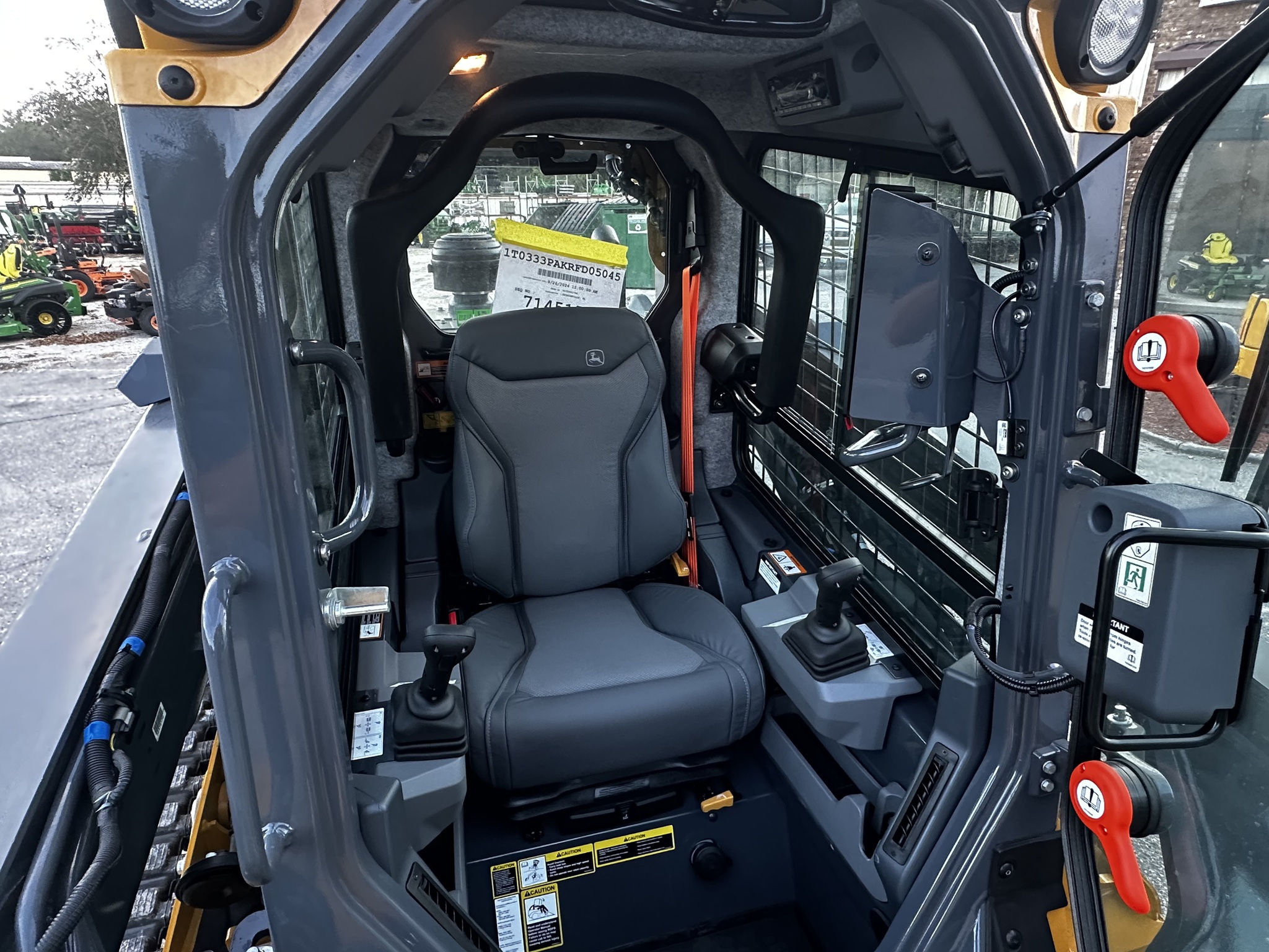 2025 John Deere 333 P Image 6