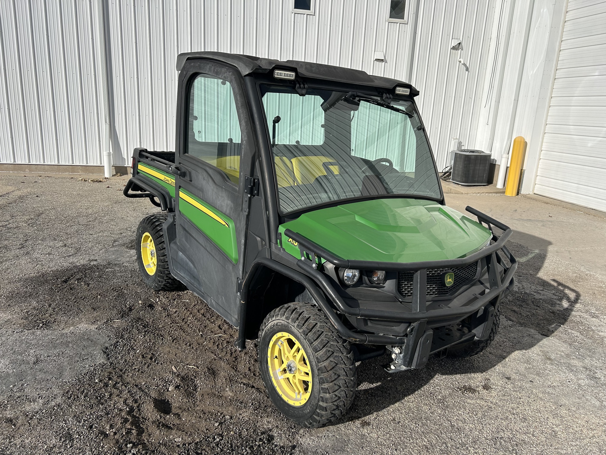  2019 John Deere XUV 865M at Heritage Tractor in Roanoke, IL