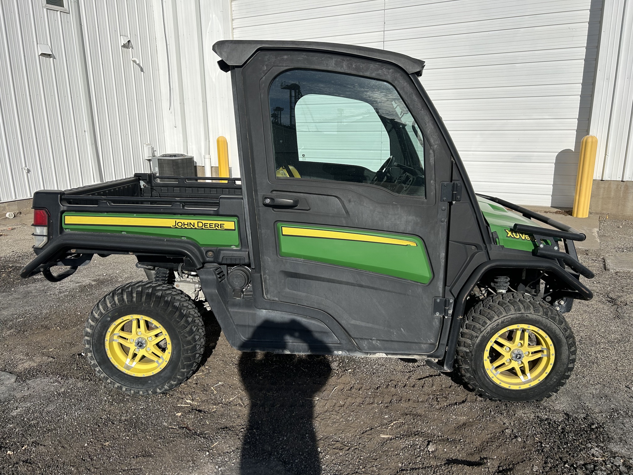  2019 John Deere XUV 865M at Heritage Tractor in Roanoke, IL