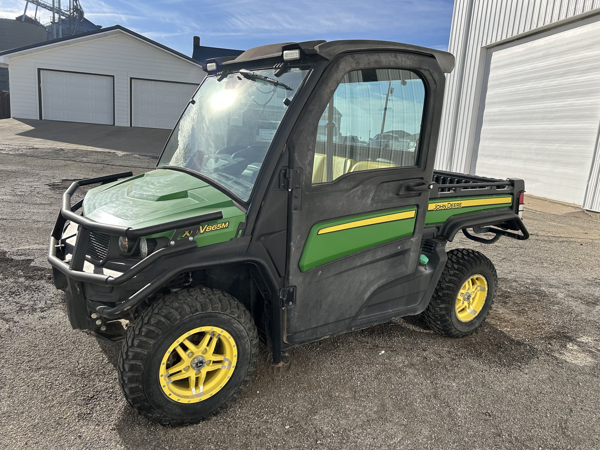  2019 John Deere XUV 865M at Heritage Tractor in Roanoke, IL