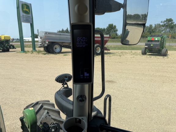 2025 John Deere 6R 175 - Photo30