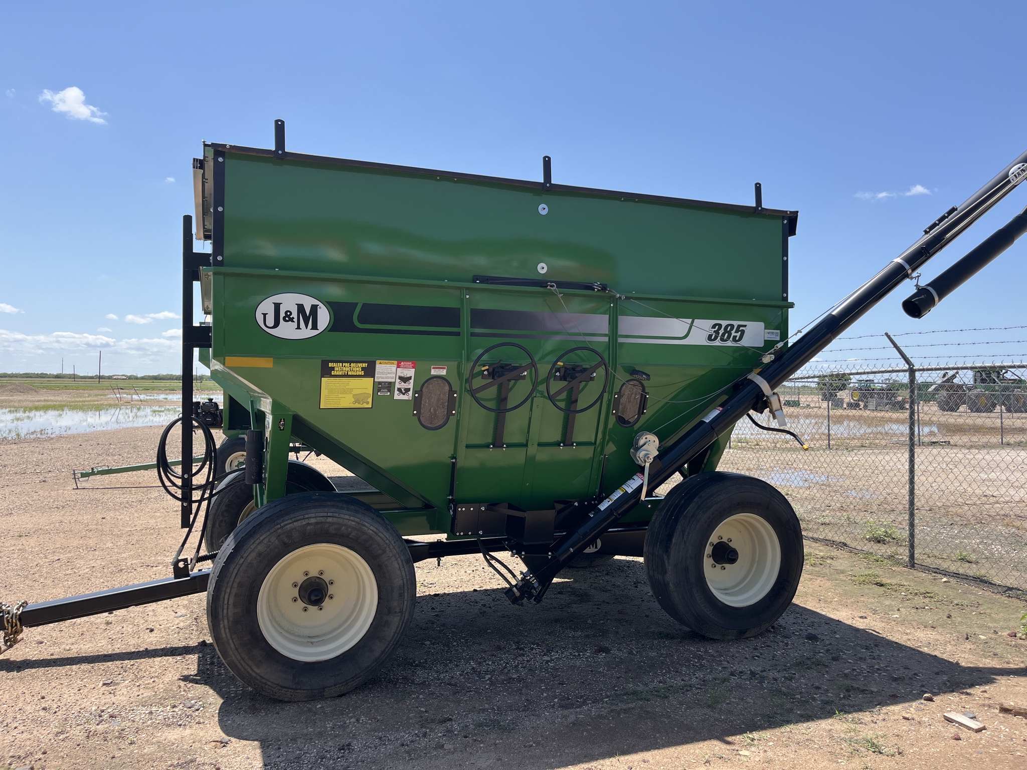 2023 J&M 385SD Image 1
