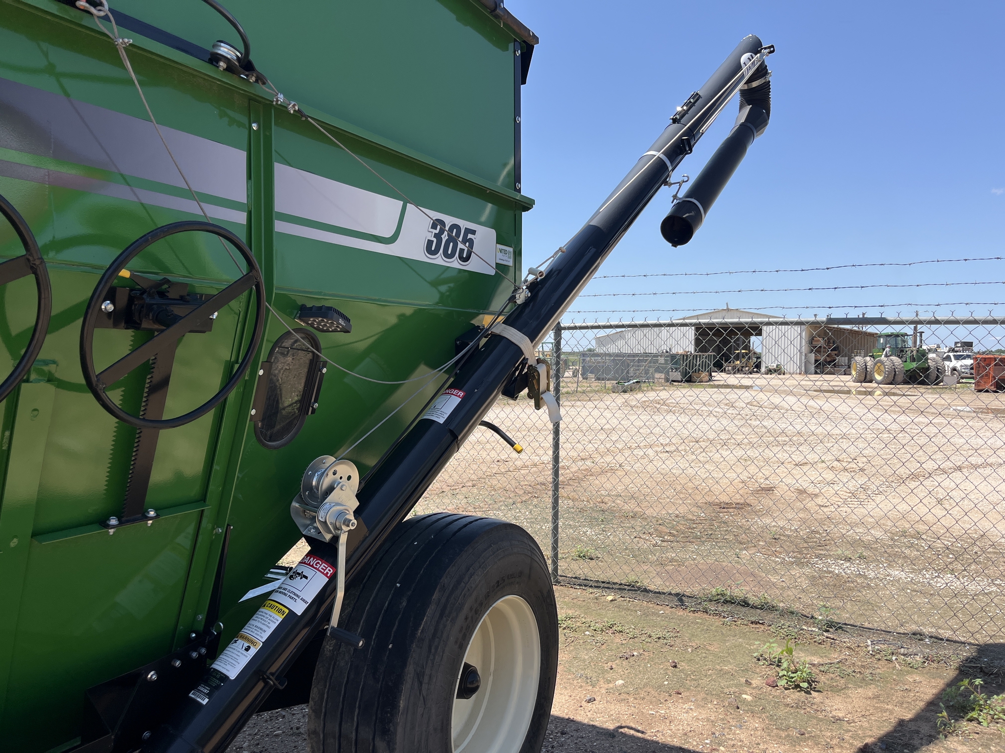 2023 J&M 385SD Image 4