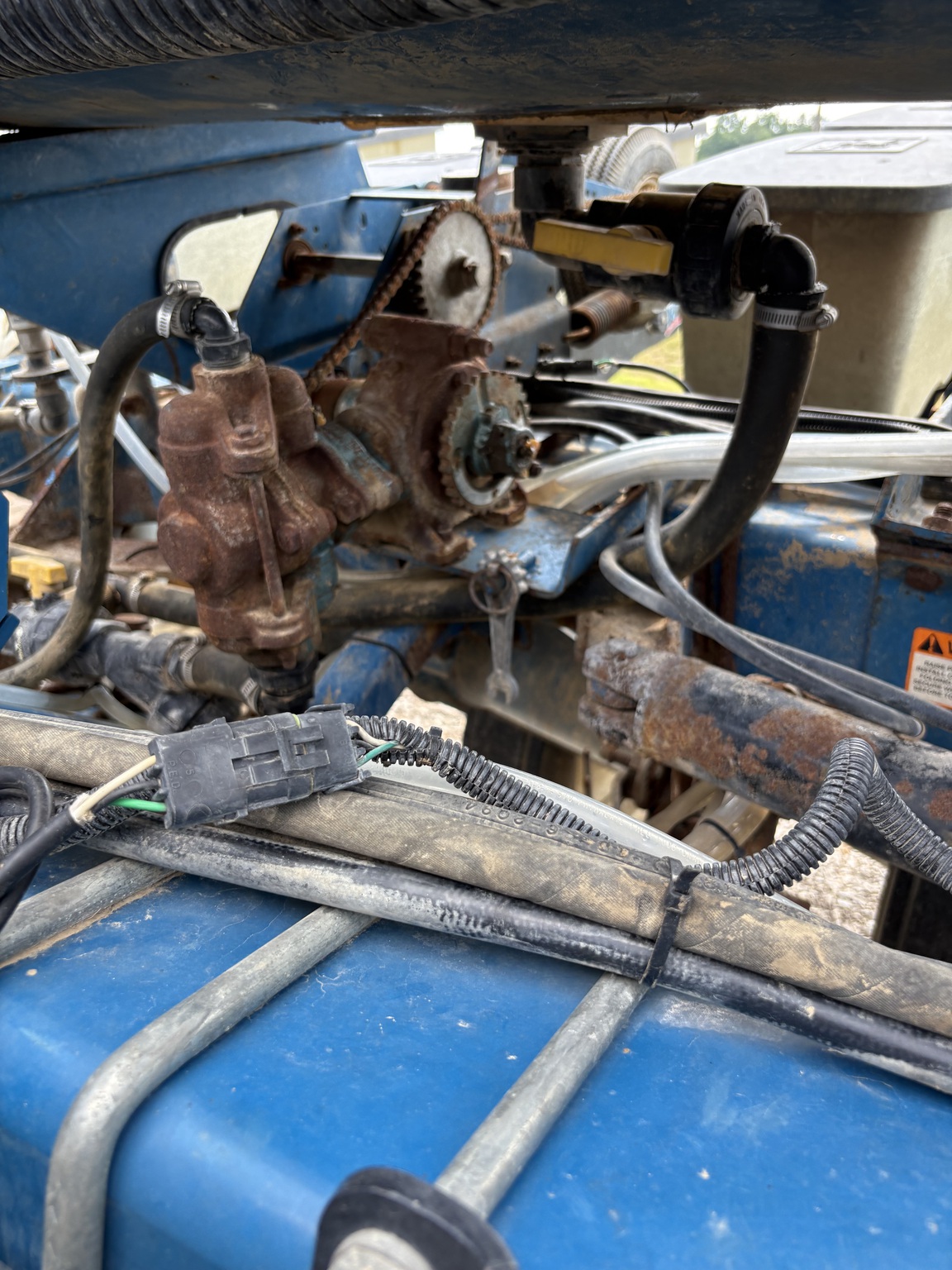1999 Kinze 2210 Image 14
