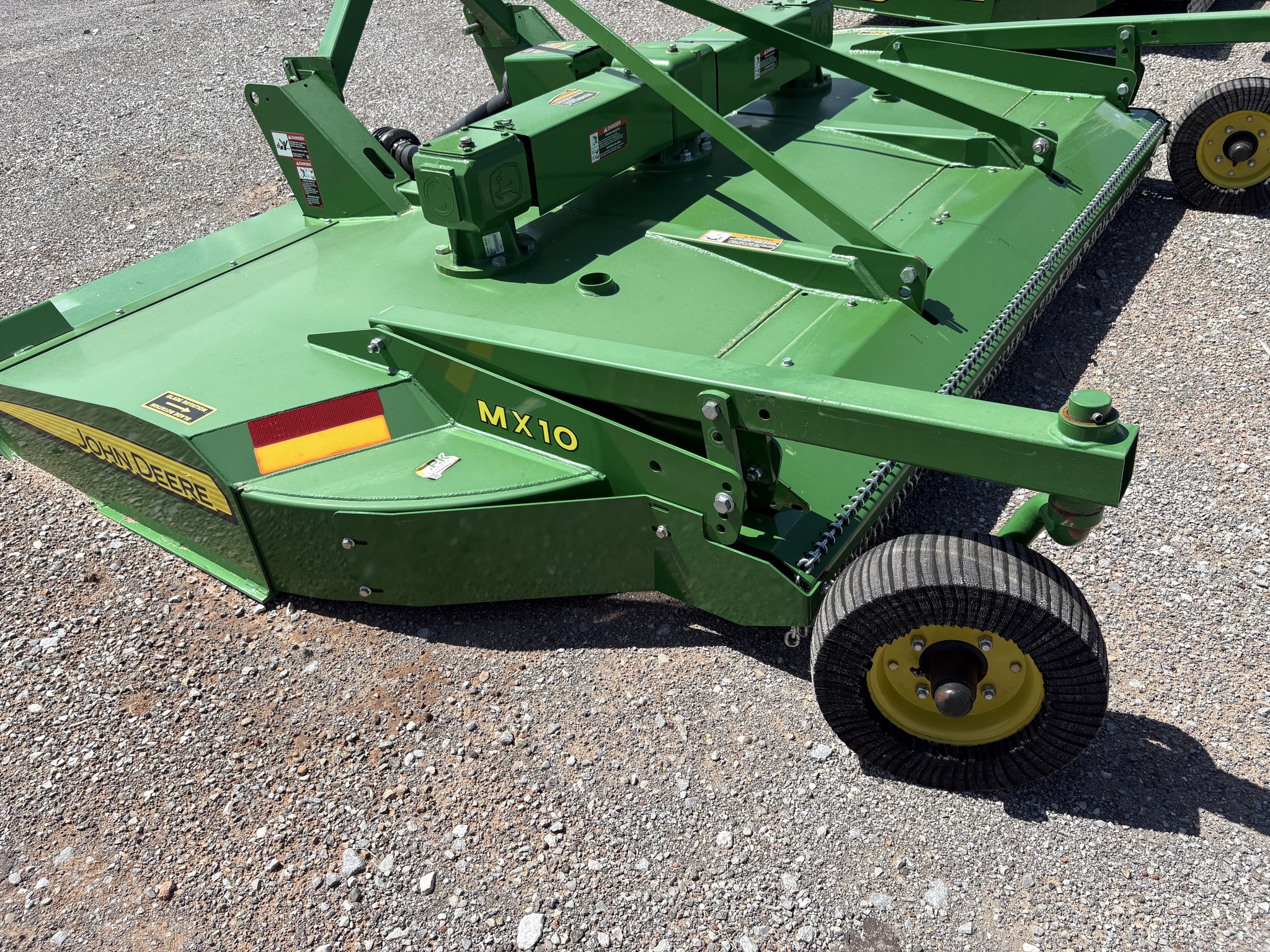 2022 John Deere MX10 Image 3