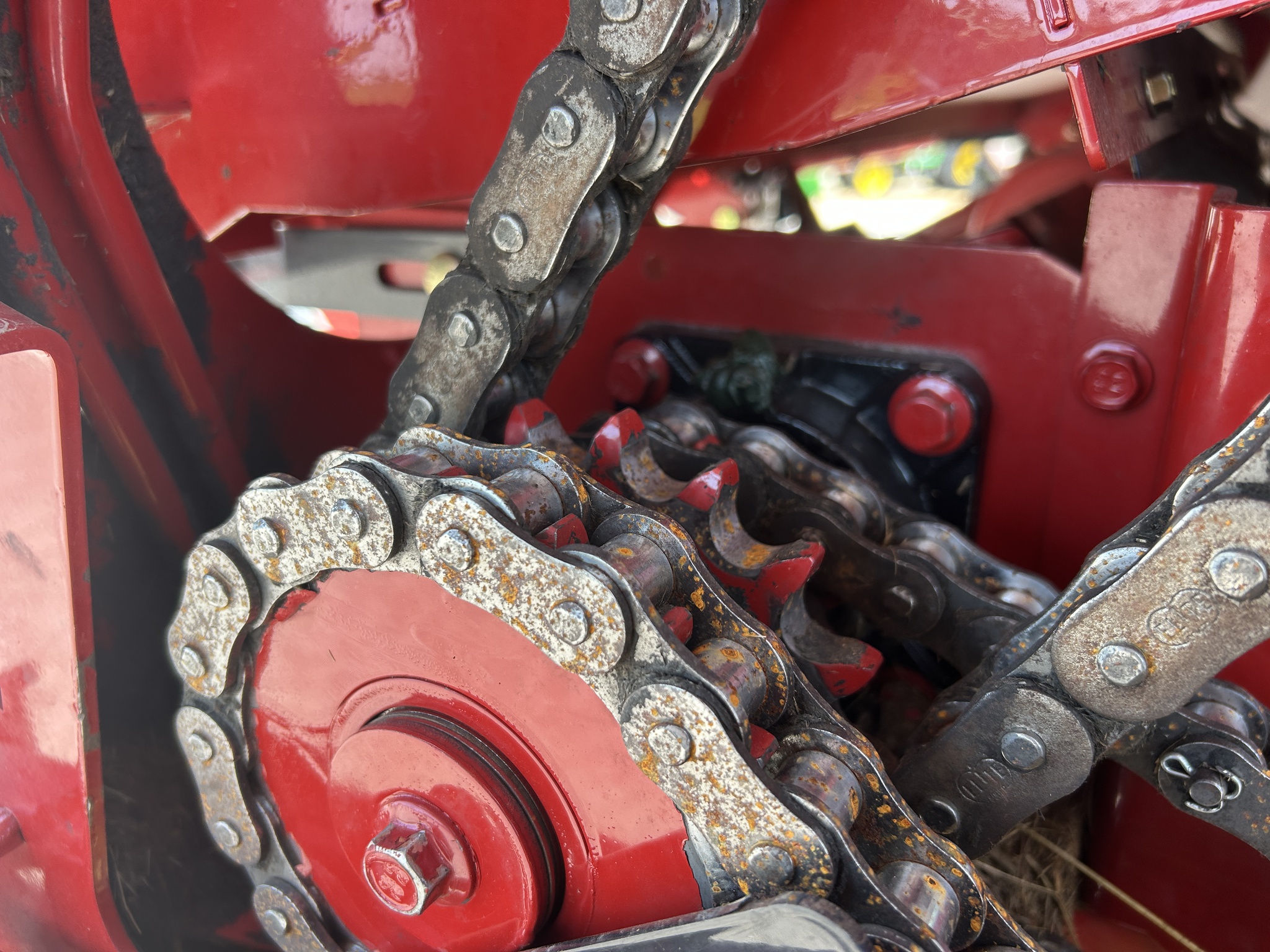  2019 New Holland Rollbelt 560 at Heritage Tractor in Baldwin City, KS