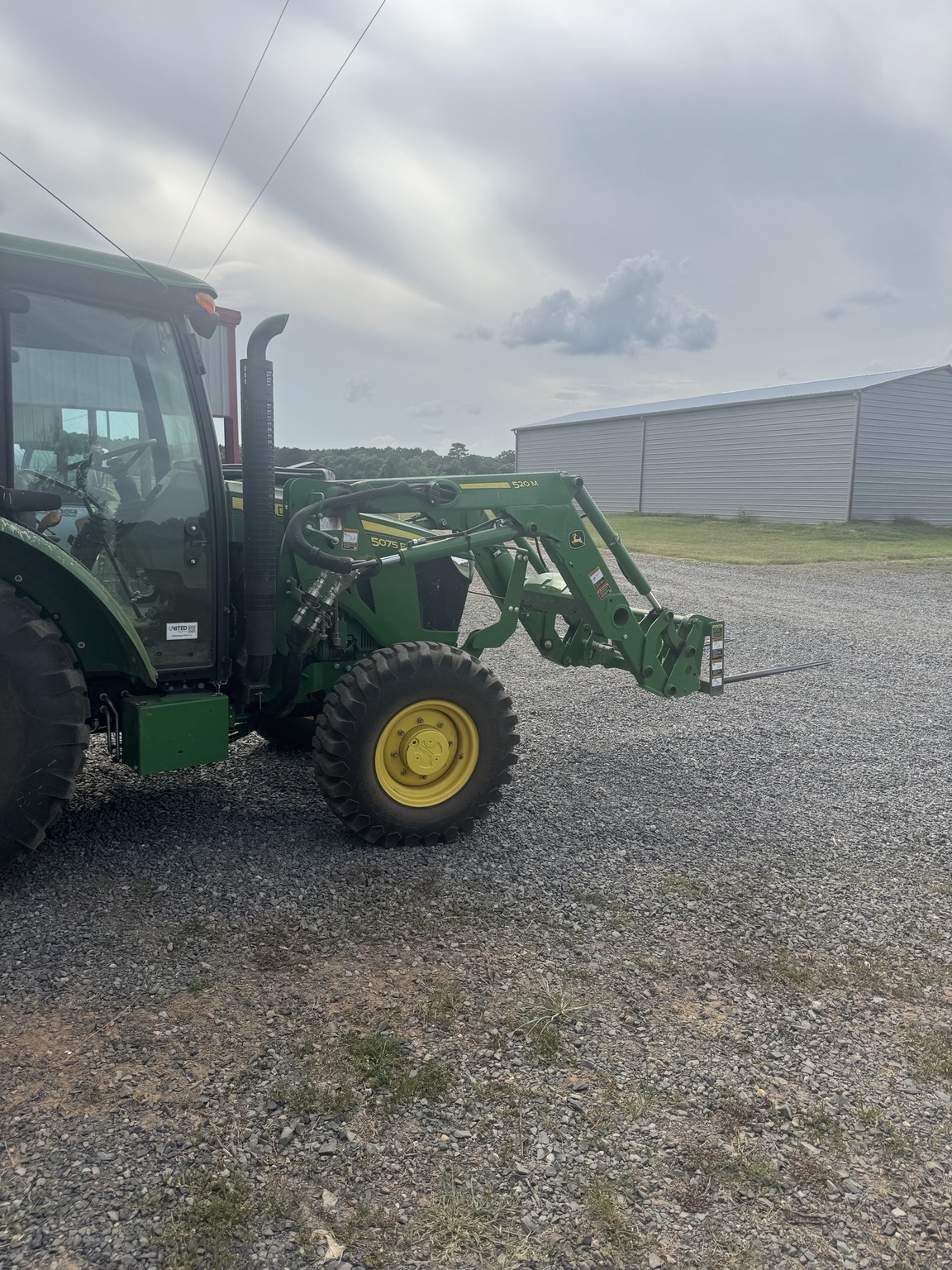 2021 John Deere 5075E Image 1