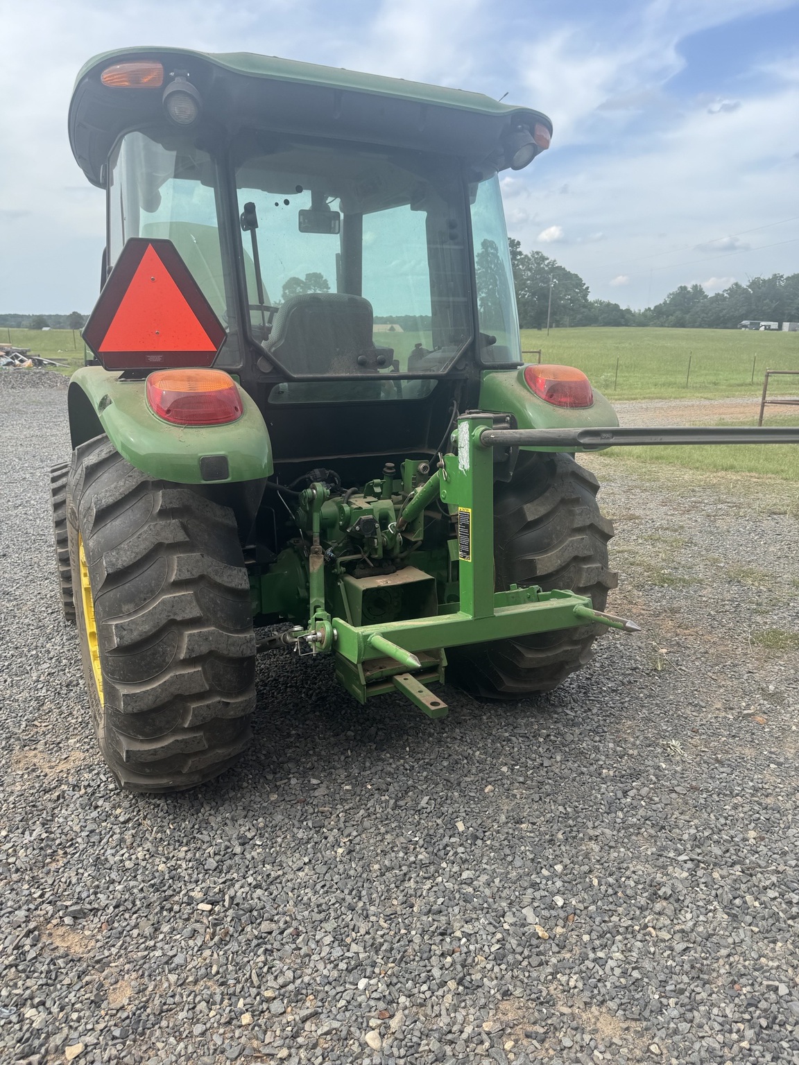 2021 John Deere 5075E Image 4