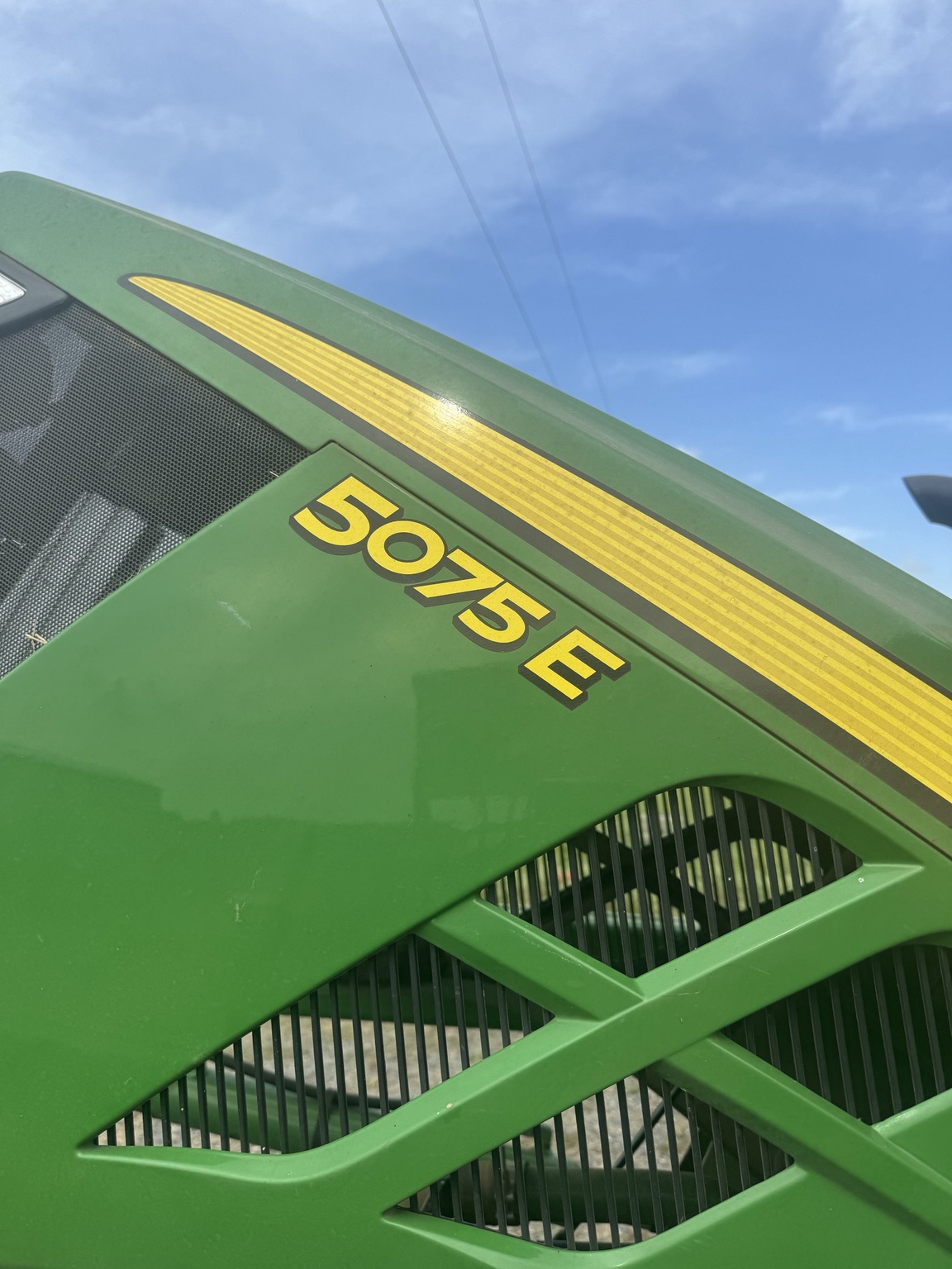 2021 John Deere 5075E Image 5
