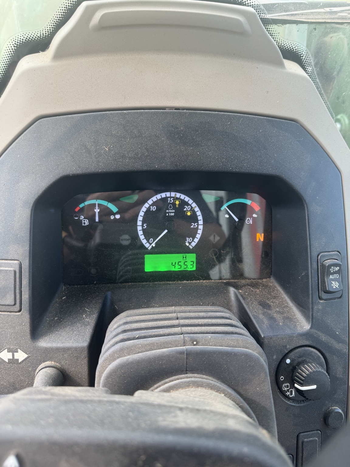 2021 John Deere 5075E Image 7