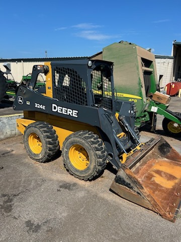 2017 John Deere 324E Image 2
