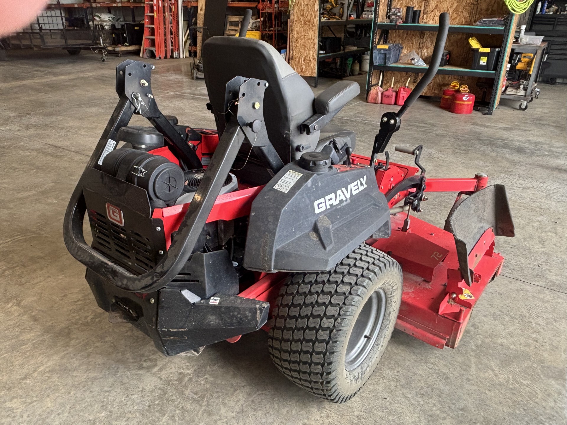 2019 Gravely Pro-Turn 472 Image 2