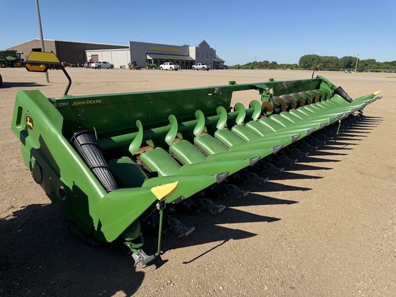  John Deere C18R