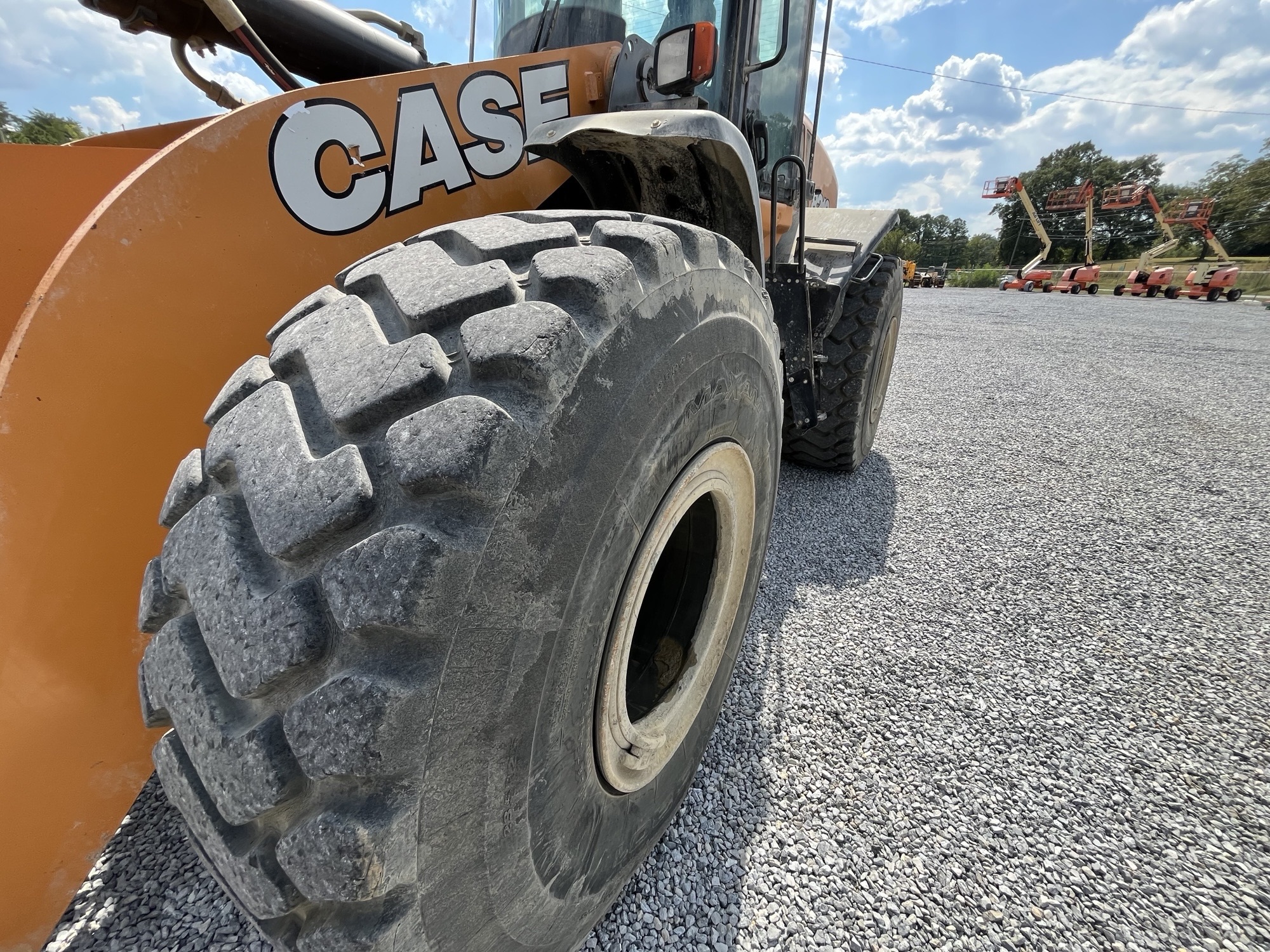 2018 Case 821G Image 6