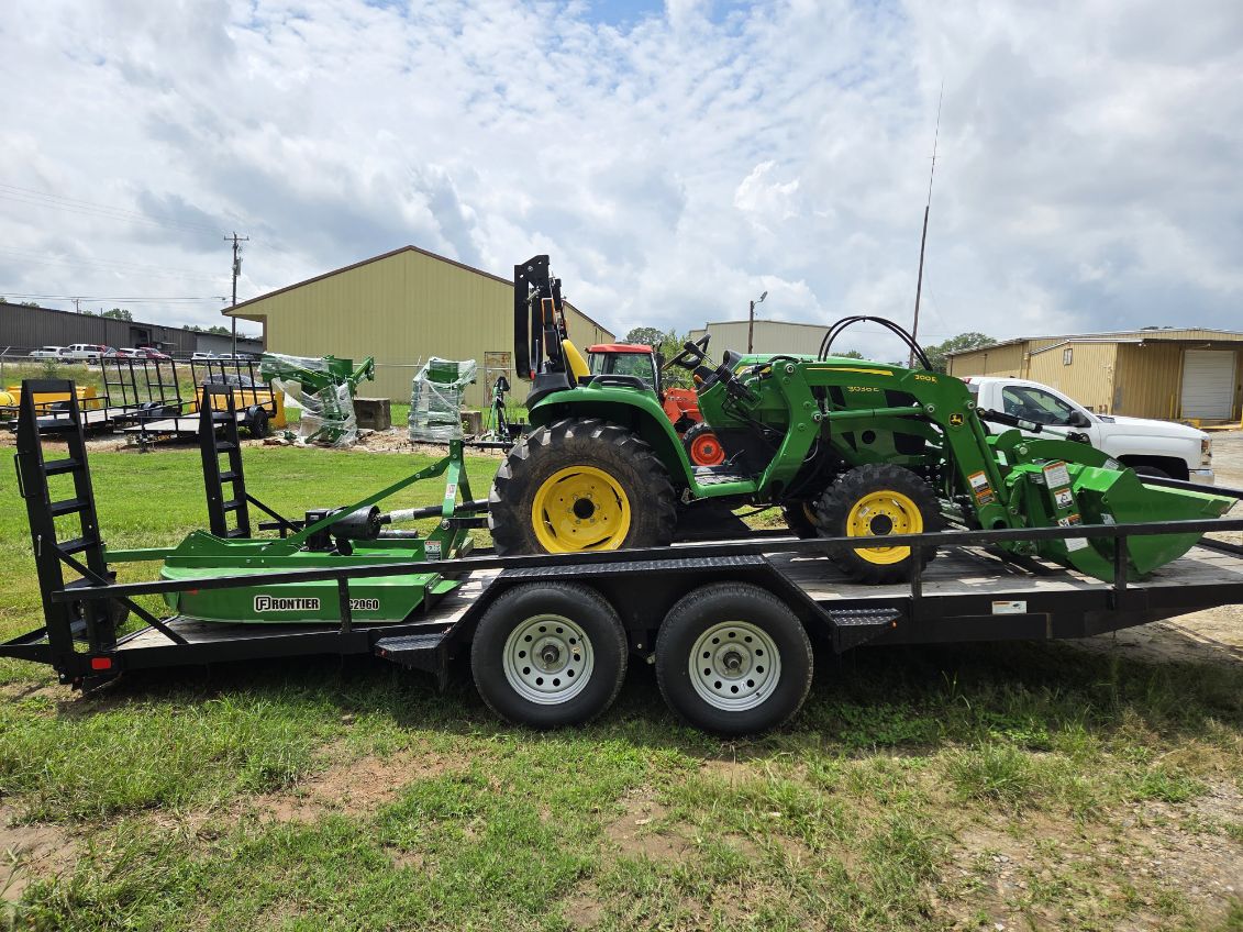 2024 John Deere 3038E Image 8