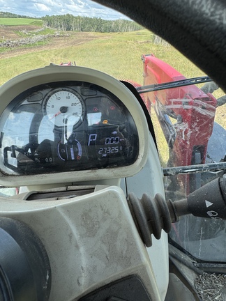 Used 2015 Massey Ferguson 7720 Classic Tractor Row Crop Tractors at Horizon Ag & Turf in Vermilion, AB - Photo11