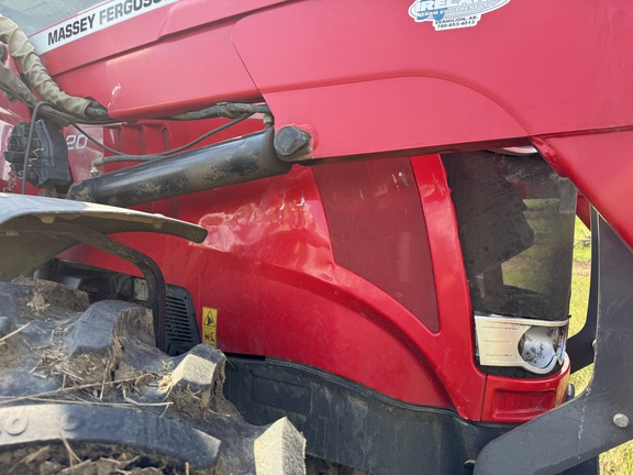 Used 2015 Massey Ferguson 7720 Classic Tractor Row Crop Tractors at Horizon Ag & Turf in Vermilion, AB - Photo9