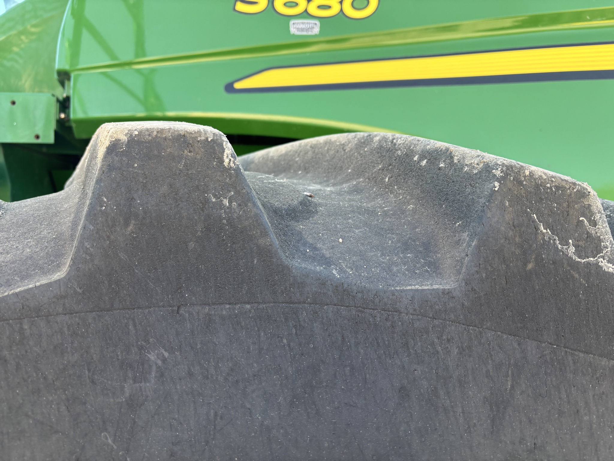 2013 John Deere S680 Image 6