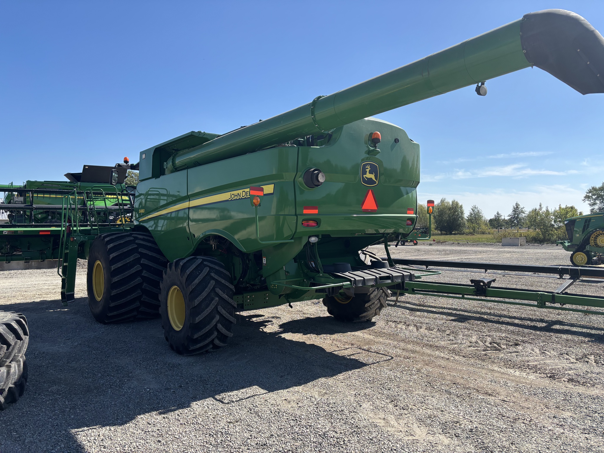 2013 John Deere S680 Image 3