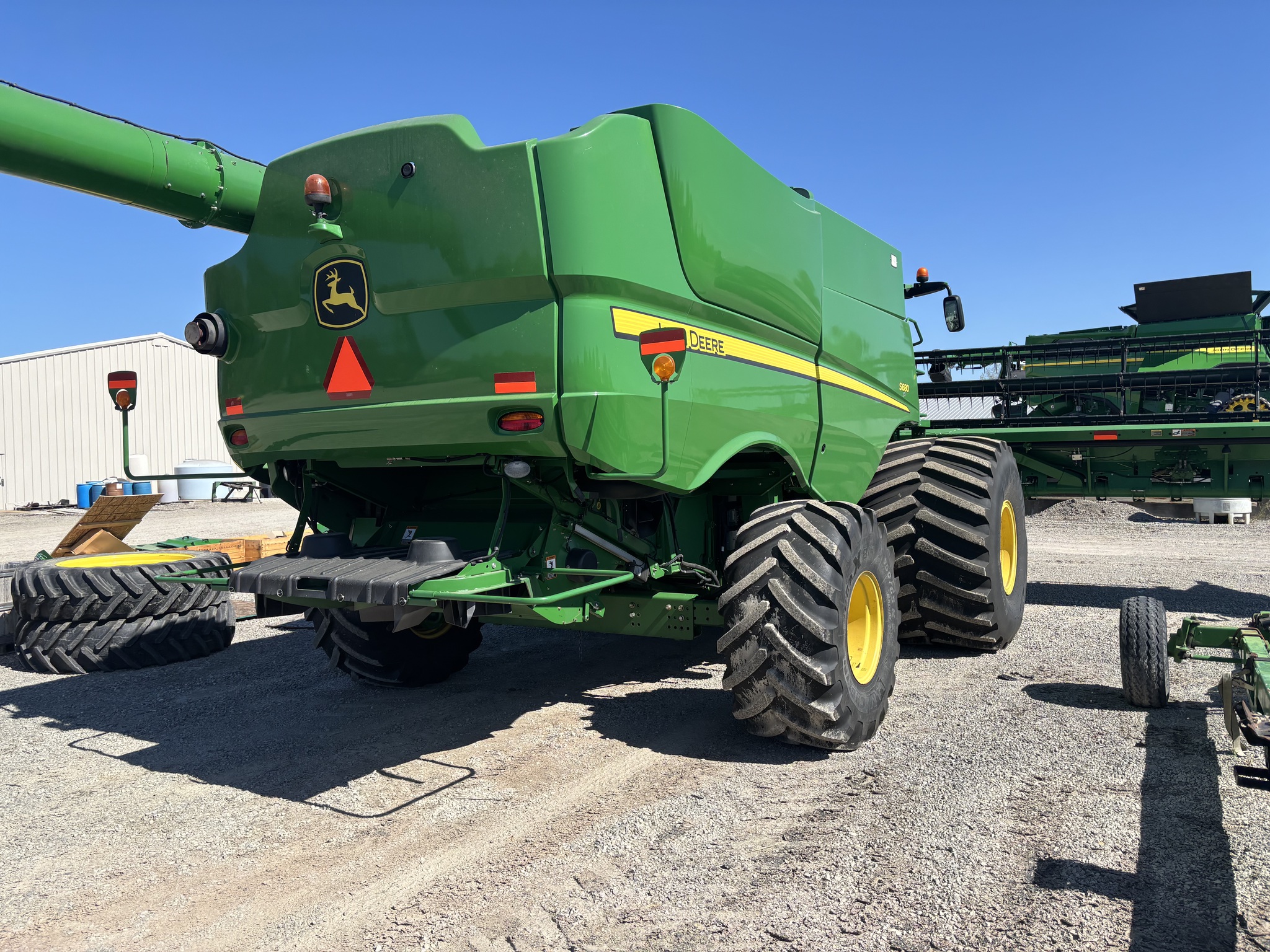 2013 John Deere S680 Image 4