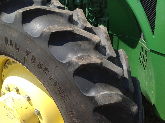 Photo of 2012 John Deere 8285R