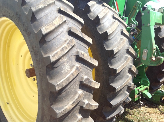 Photo of 2012 John Deere 8285R