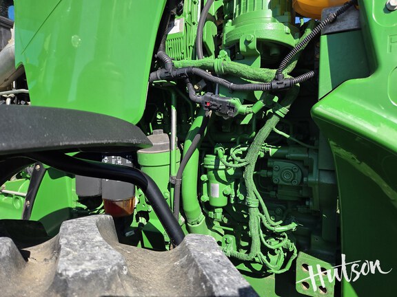 Photo of 2012 John Deere 8285R
