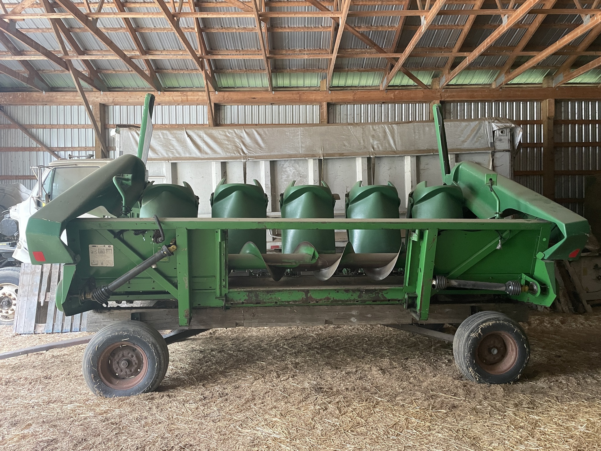 1998 John Deere 693 Image 2