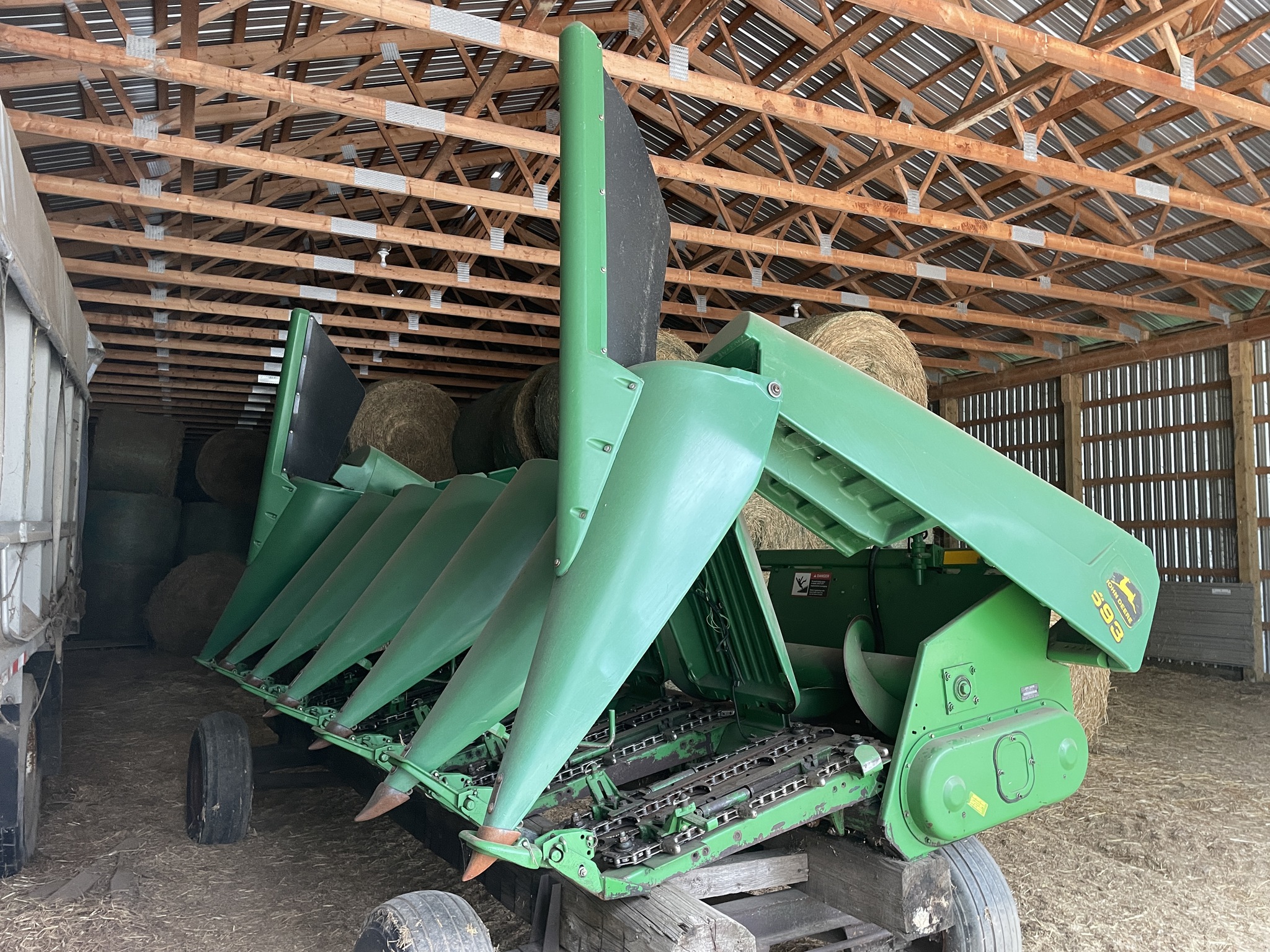 1998 John Deere 693 Image 1