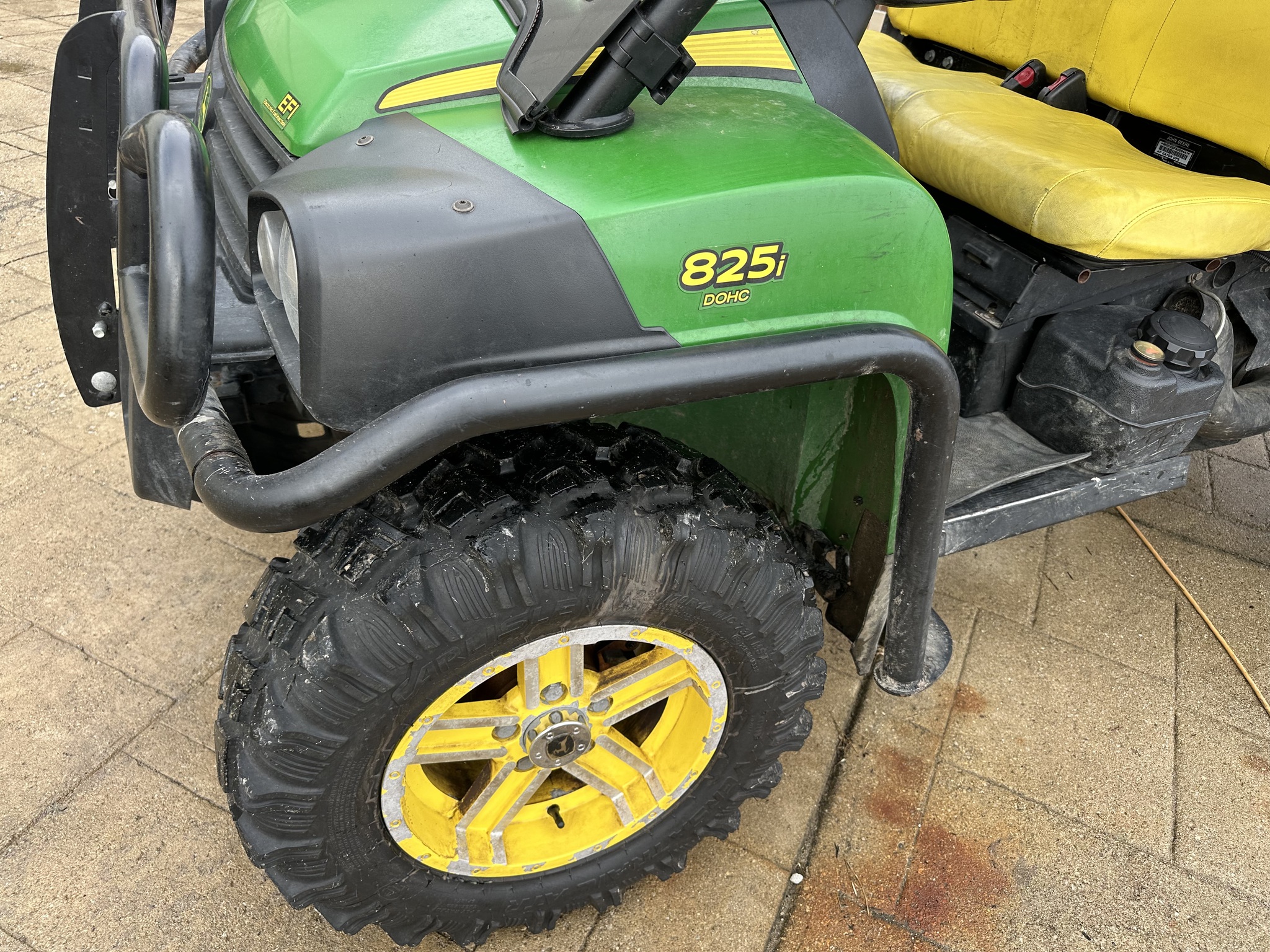 2011 John Deere XUV 825I GREEN Image 3