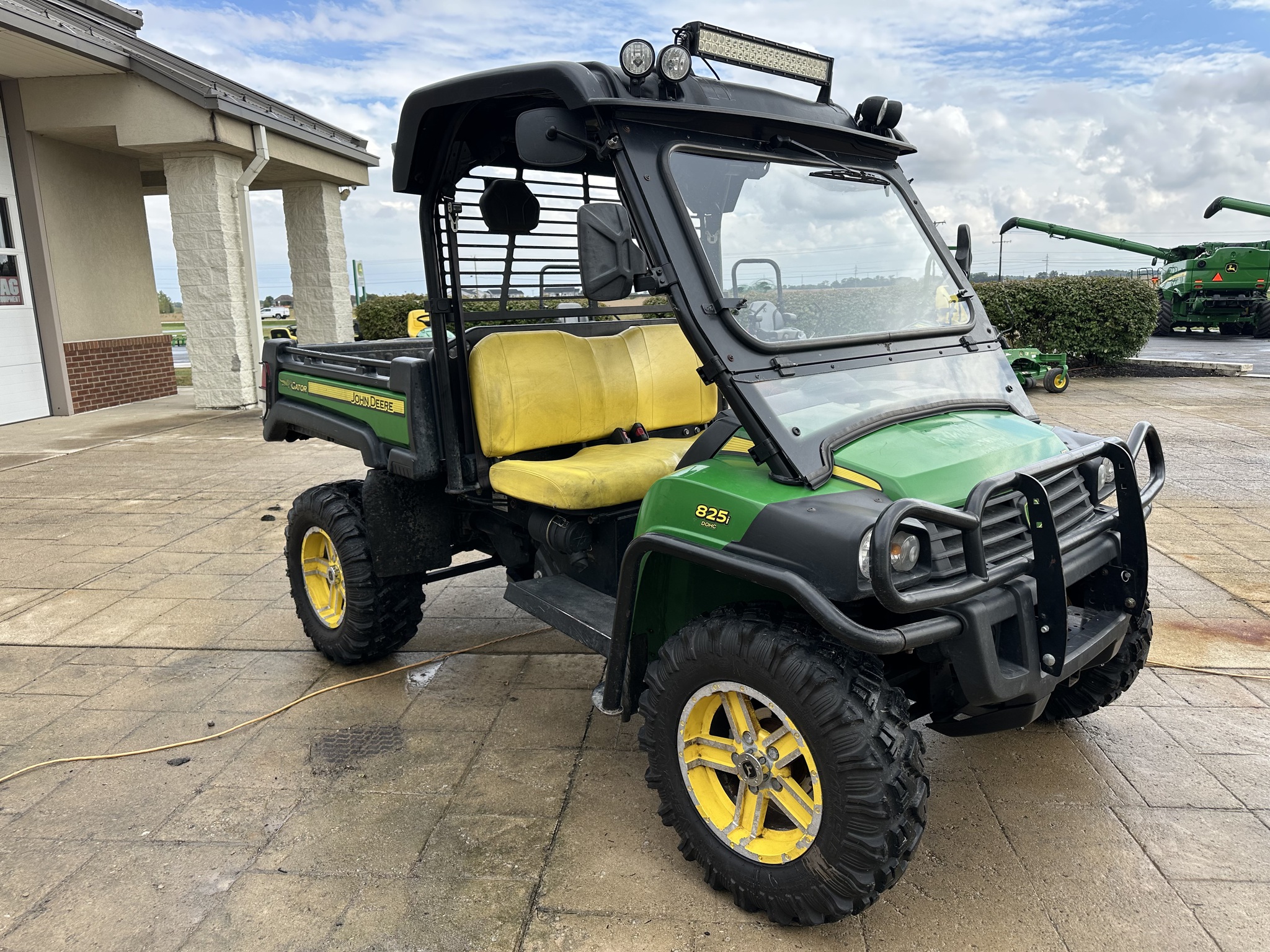 2011 John Deere XUV 825I GREEN Image 5