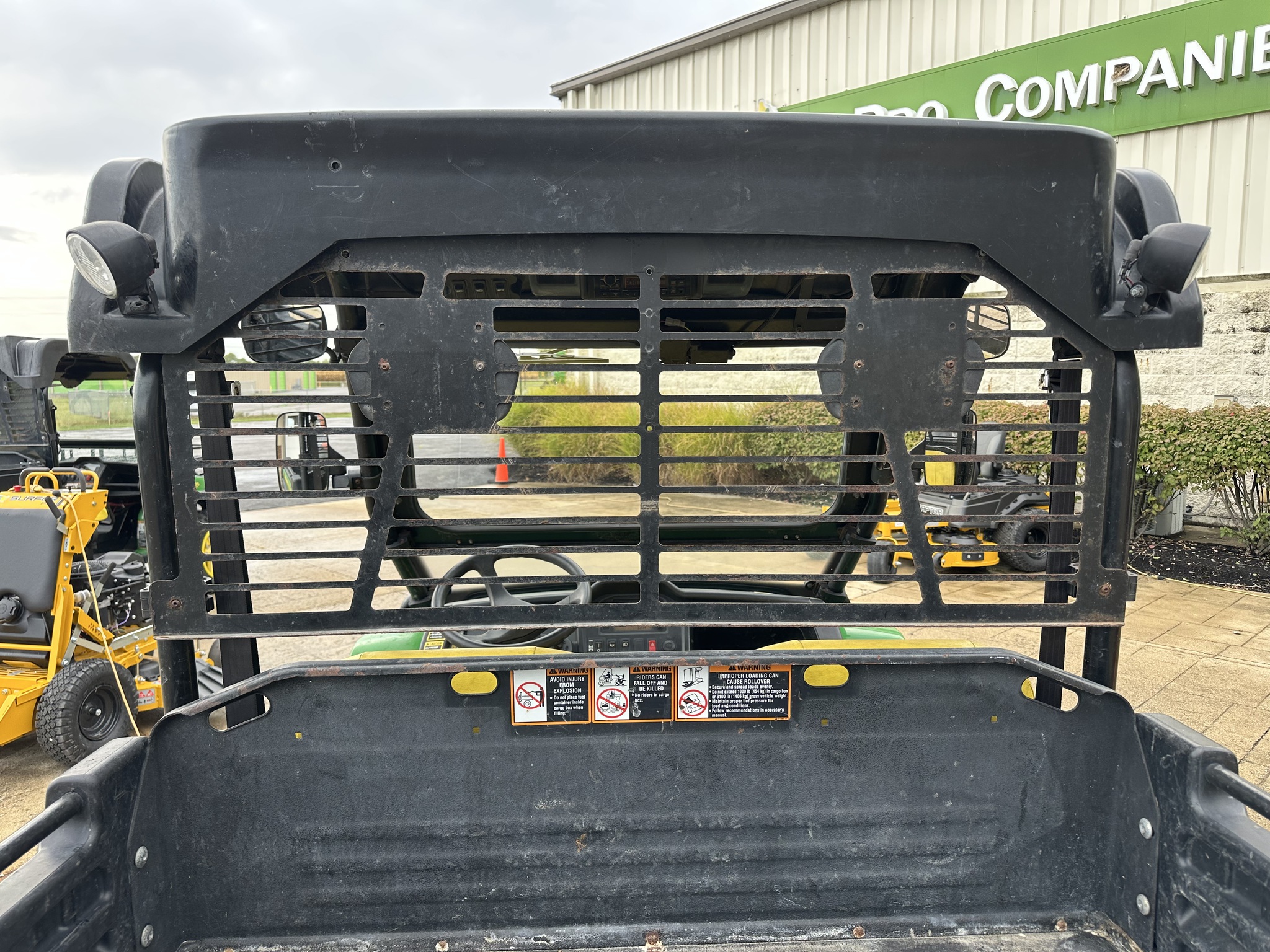 2011 John Deere XUV 825I GREEN Image 10