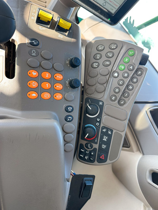 2014 John-Deere S680