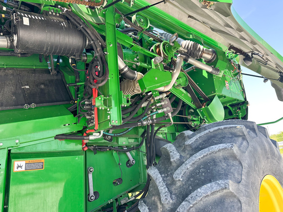 2014 John-Deere S680