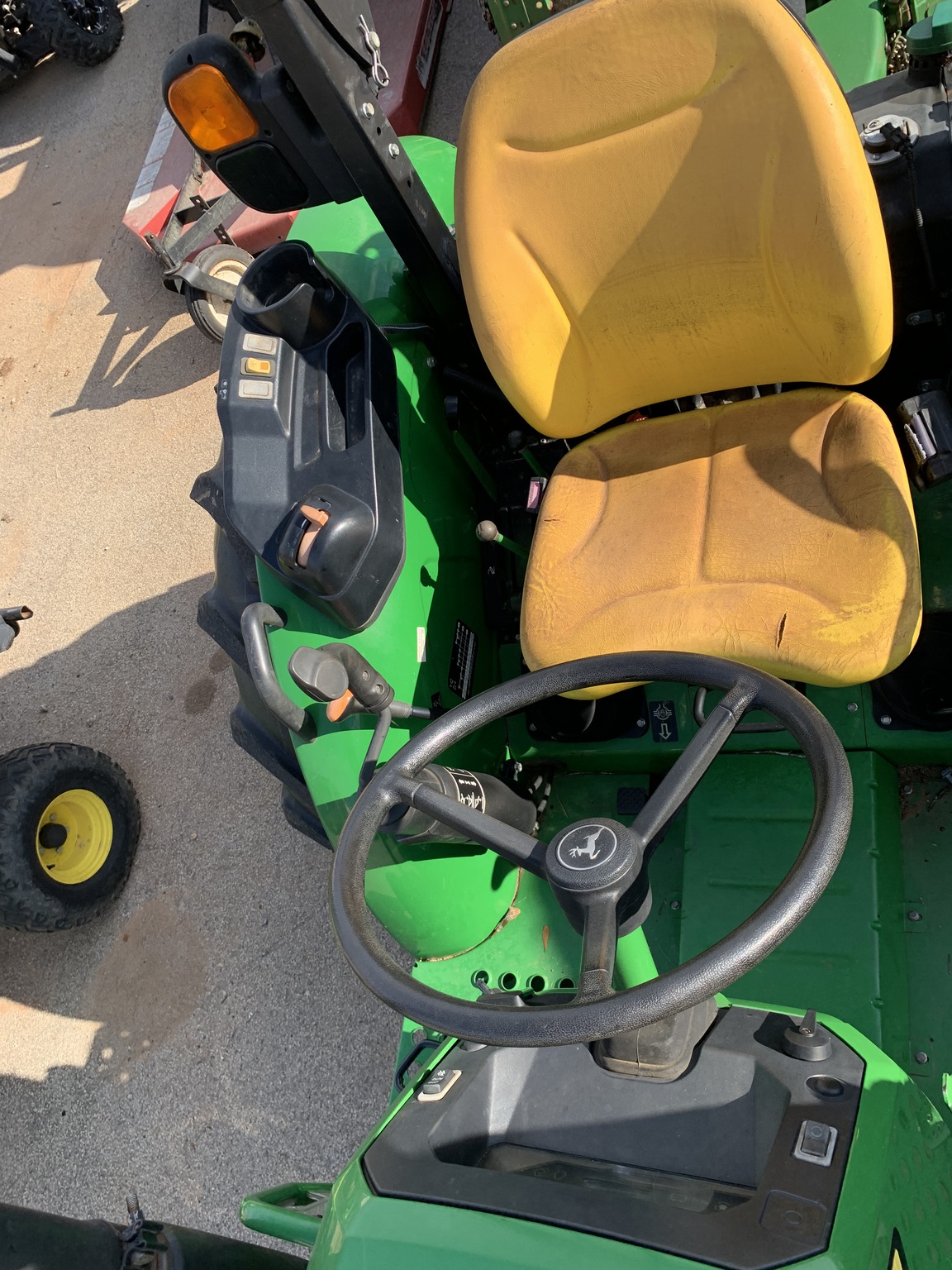 2023 John Deere 5075E Image 3