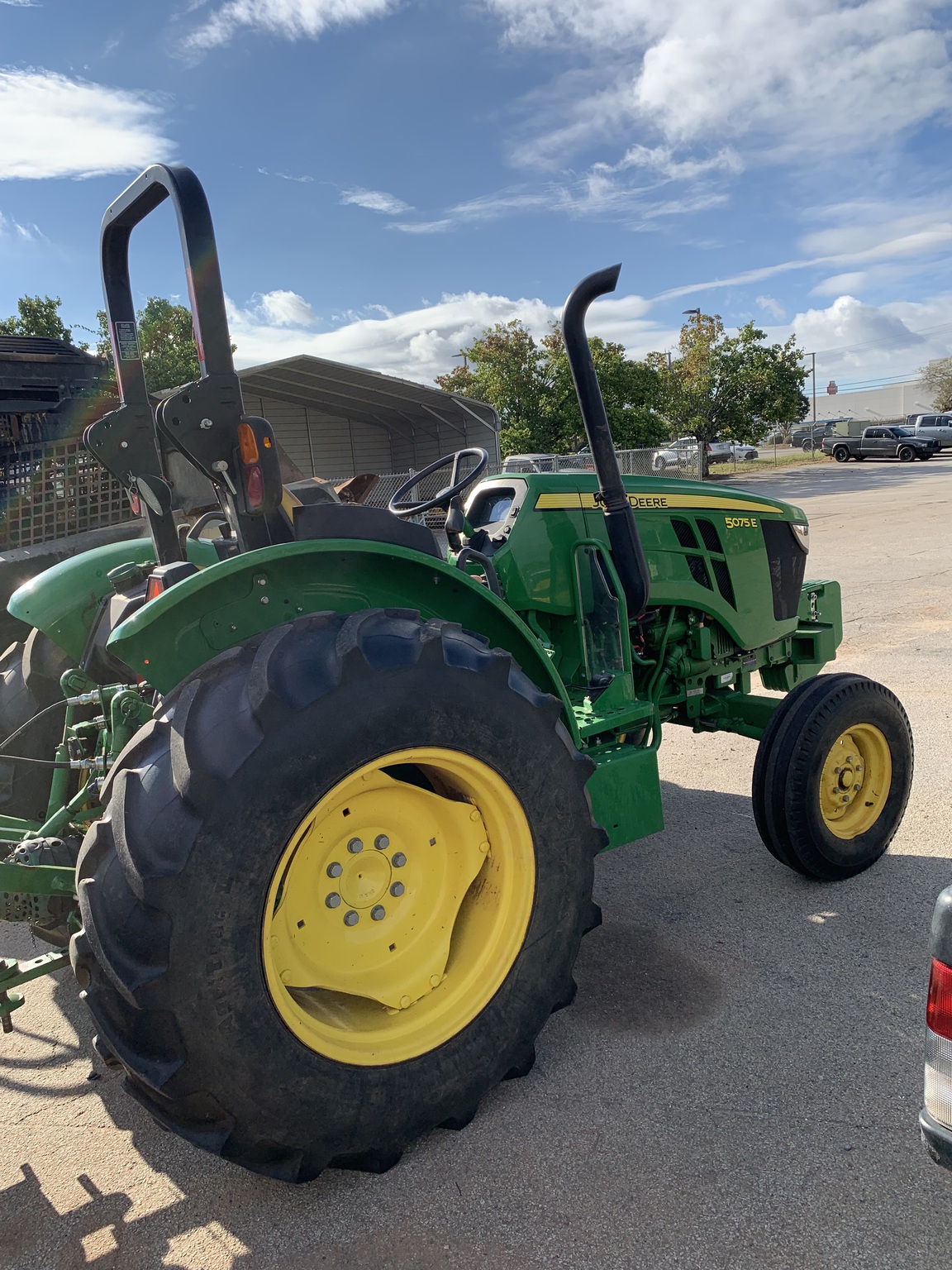 2023 John Deere 5075E Image 4