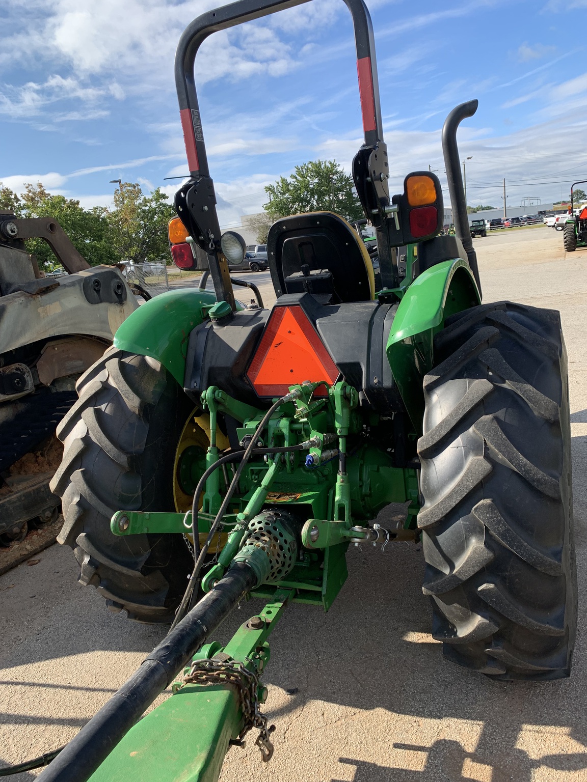 2023 John Deere 5075E Image 5