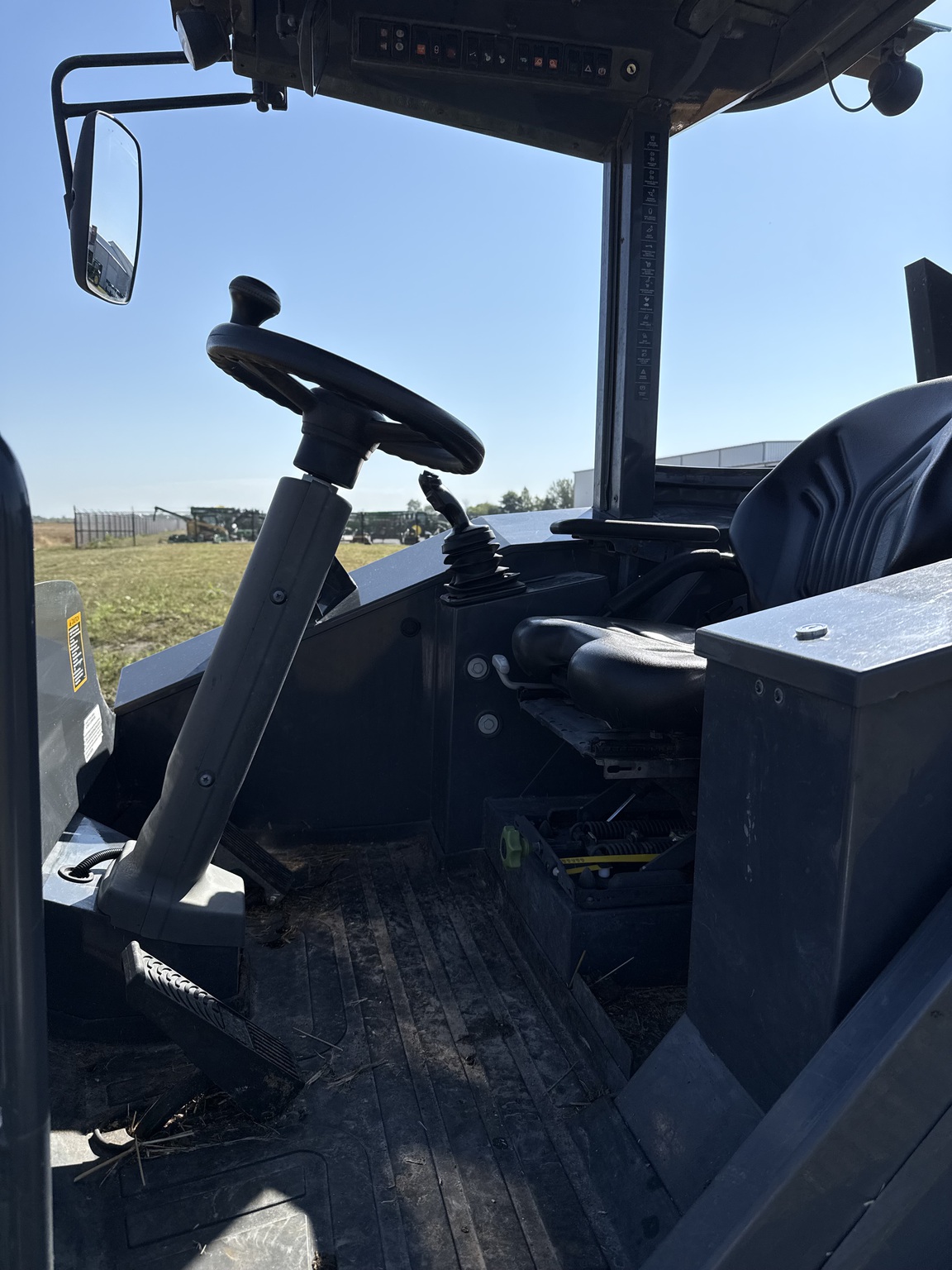 2019 John Deere 304L Image 7