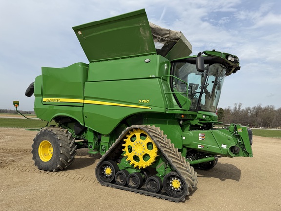  John Deere S780