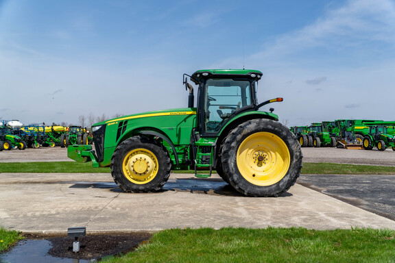 Used 2013 John Deere 8285R Row Crop Tractors at Koenig Equipment in Anna, OH - Photo1