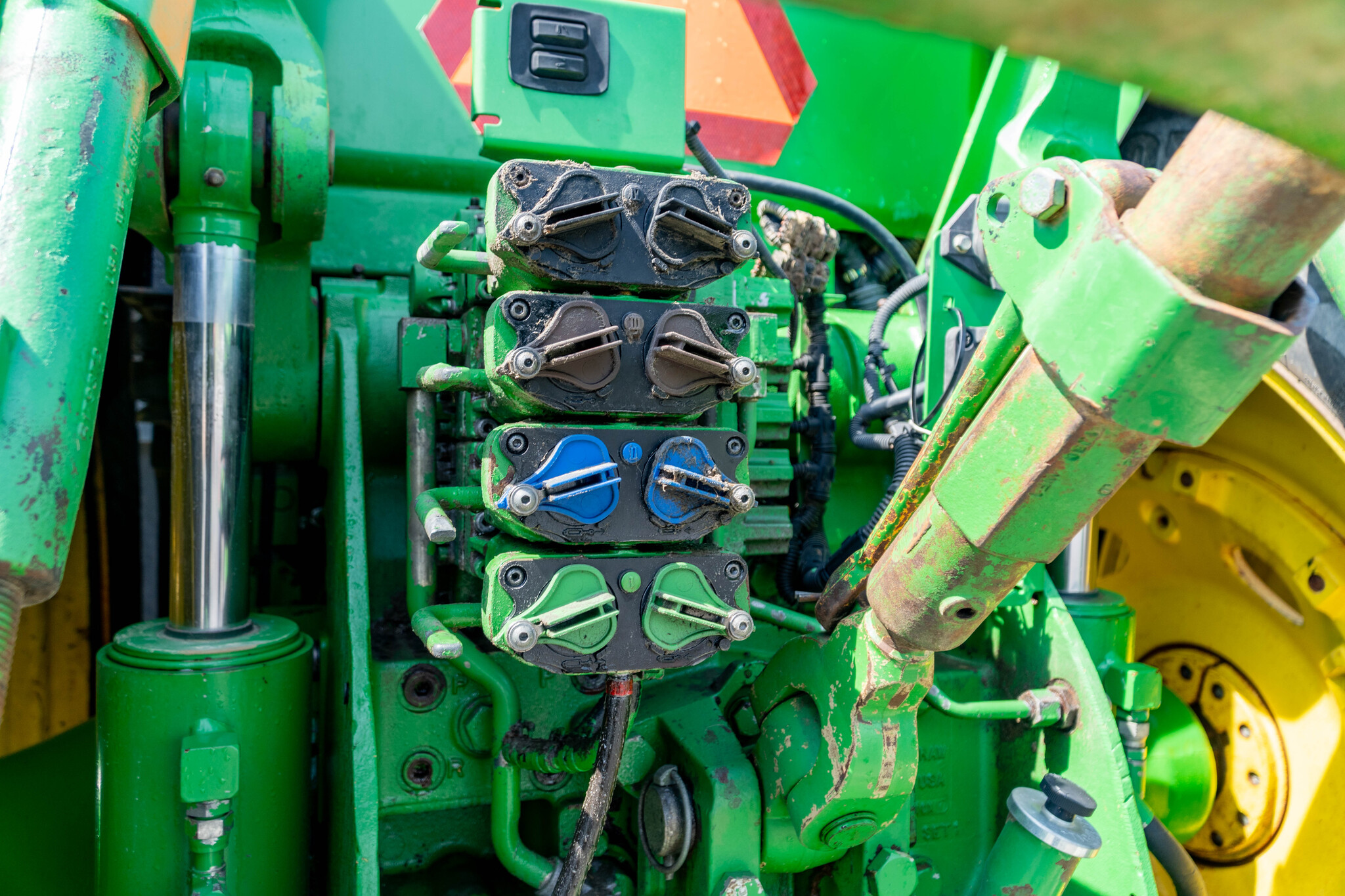 Used 2013 John Deere 8285R Row Crop Tractors at Koenig Equipment in Anna, OH - PhotoXL18