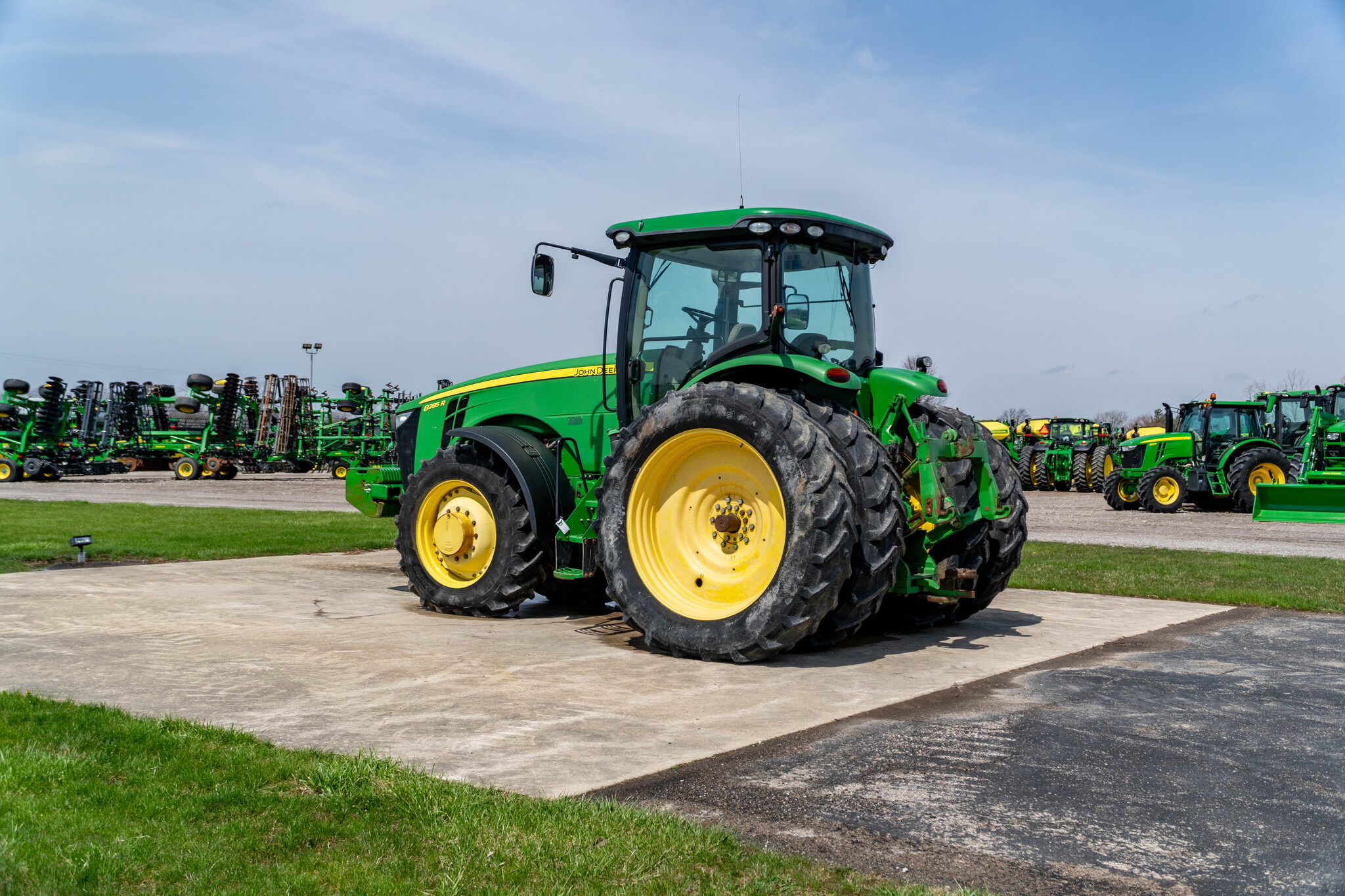 Used 2013 John Deere 8285R Row Crop Tractors at Koenig Equipment in Anna, OH - PhotoXL2