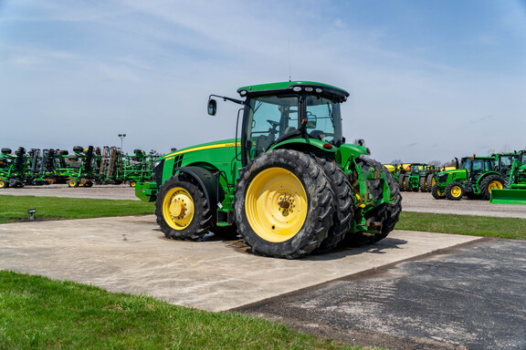 Used 2013 John Deere 8285R Row Crop Tractors at Koenig Equipment in Anna, OH - Photo2