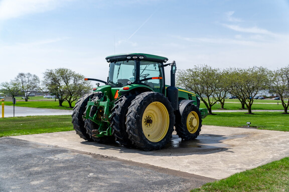 Used 2013 John Deere 8285R Row Crop Tractors at Koenig Equipment in Anna, OH - Photo4