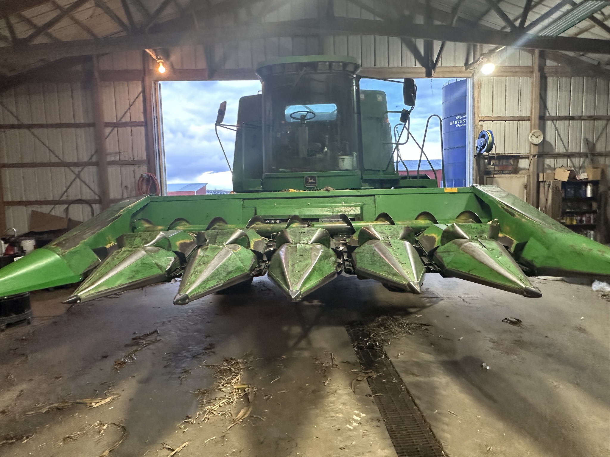 1983 John Deere 643 Image 2