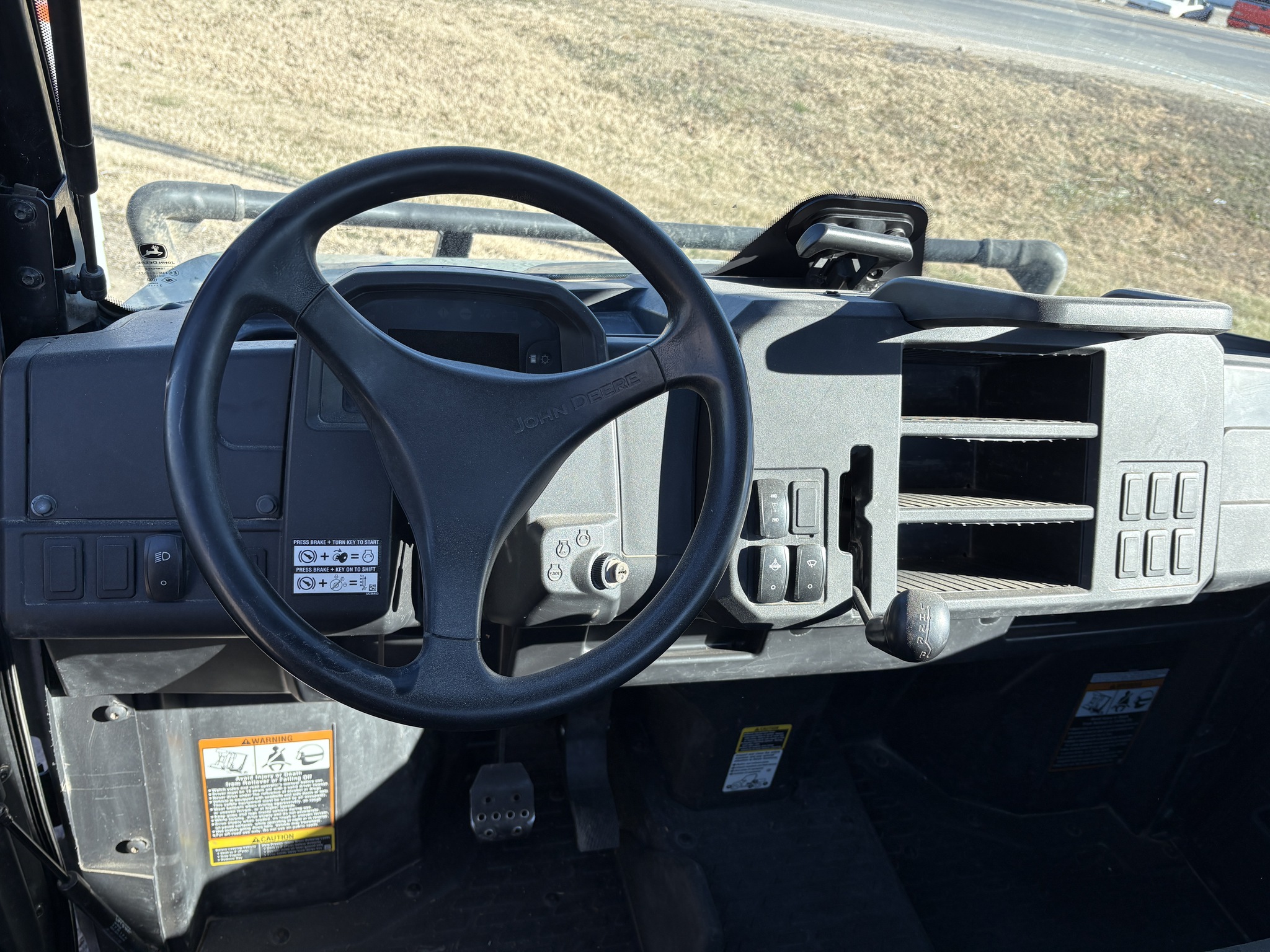 2023 John Deere XUV 835M Image 8