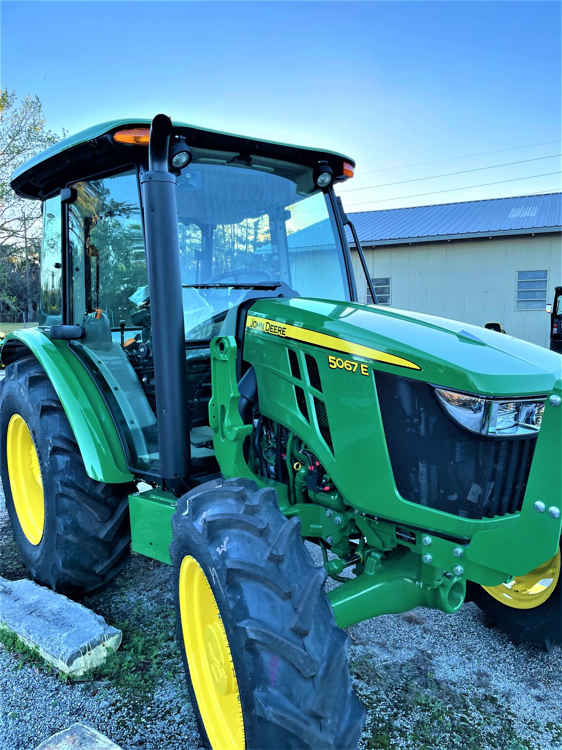 2025 John Deere 5067E Image 2
