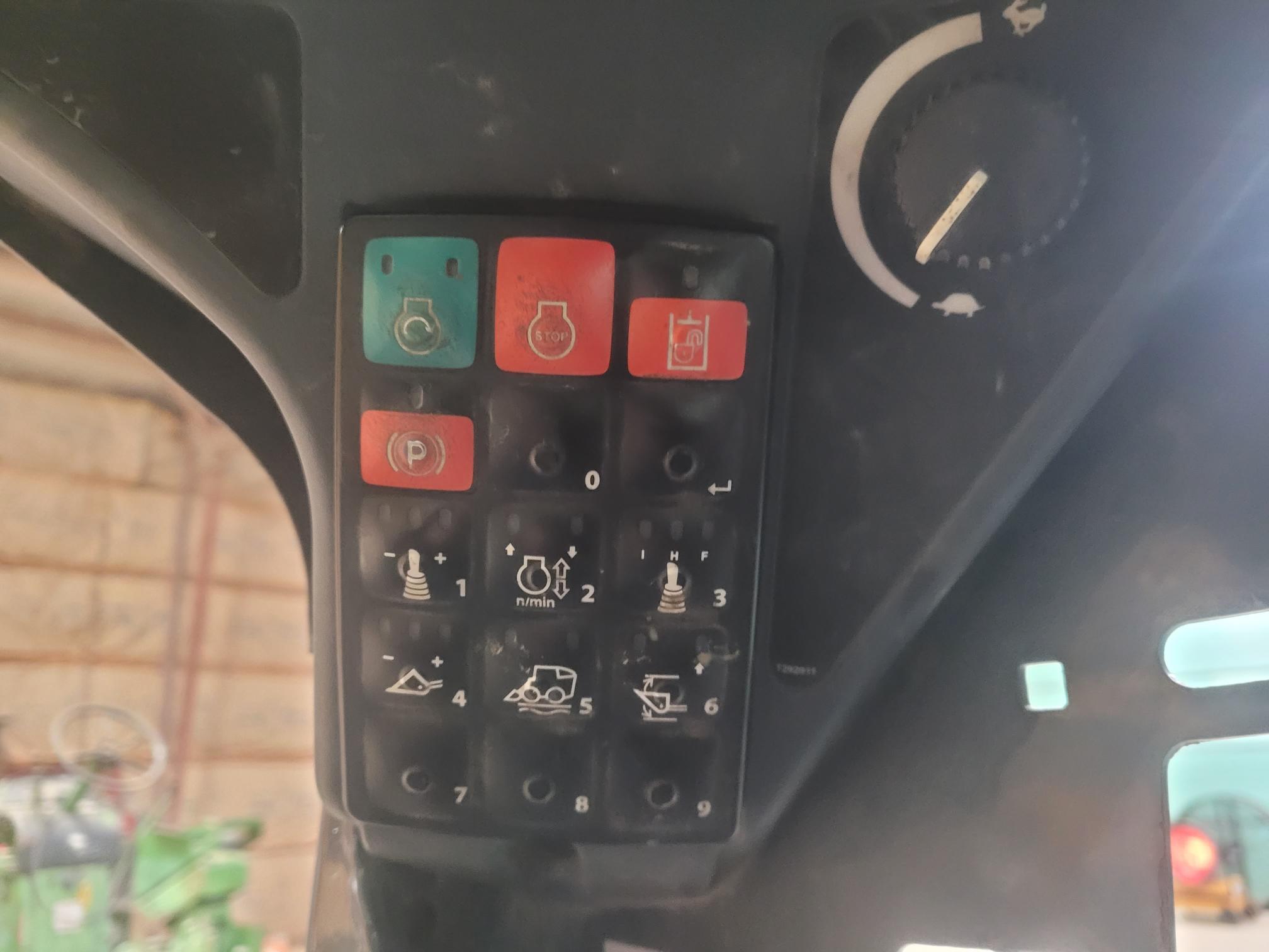 2021 John Deere 317G Image 7