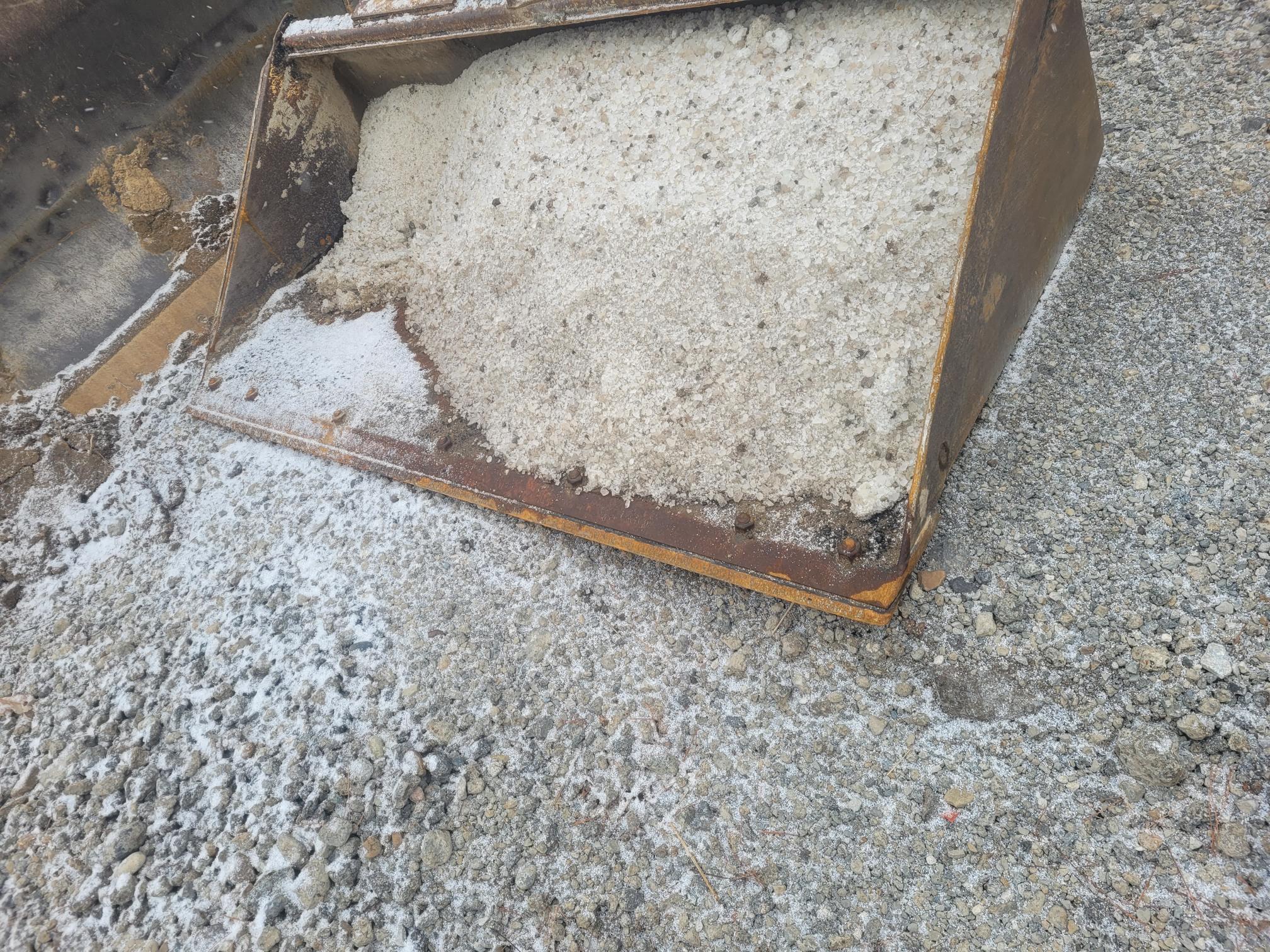 2021 John Deere 317G Image 11