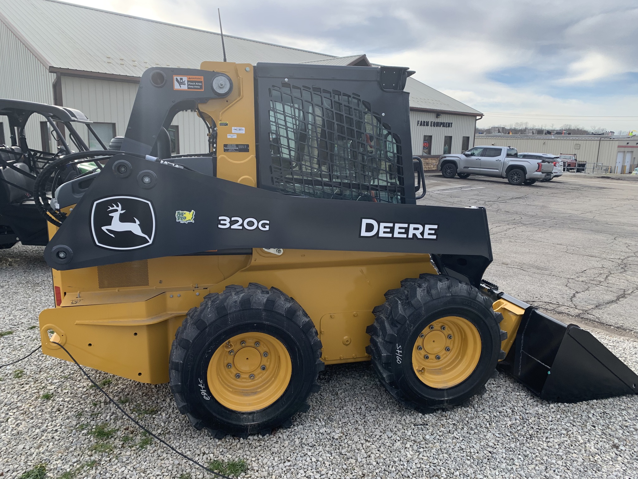 2025 John Deere 320G Image 4